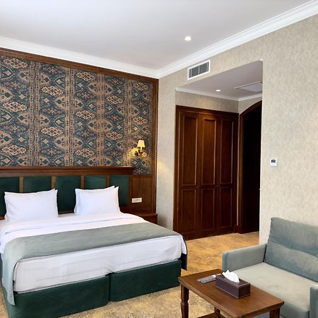 Midway Baku Hotel Exterior foto