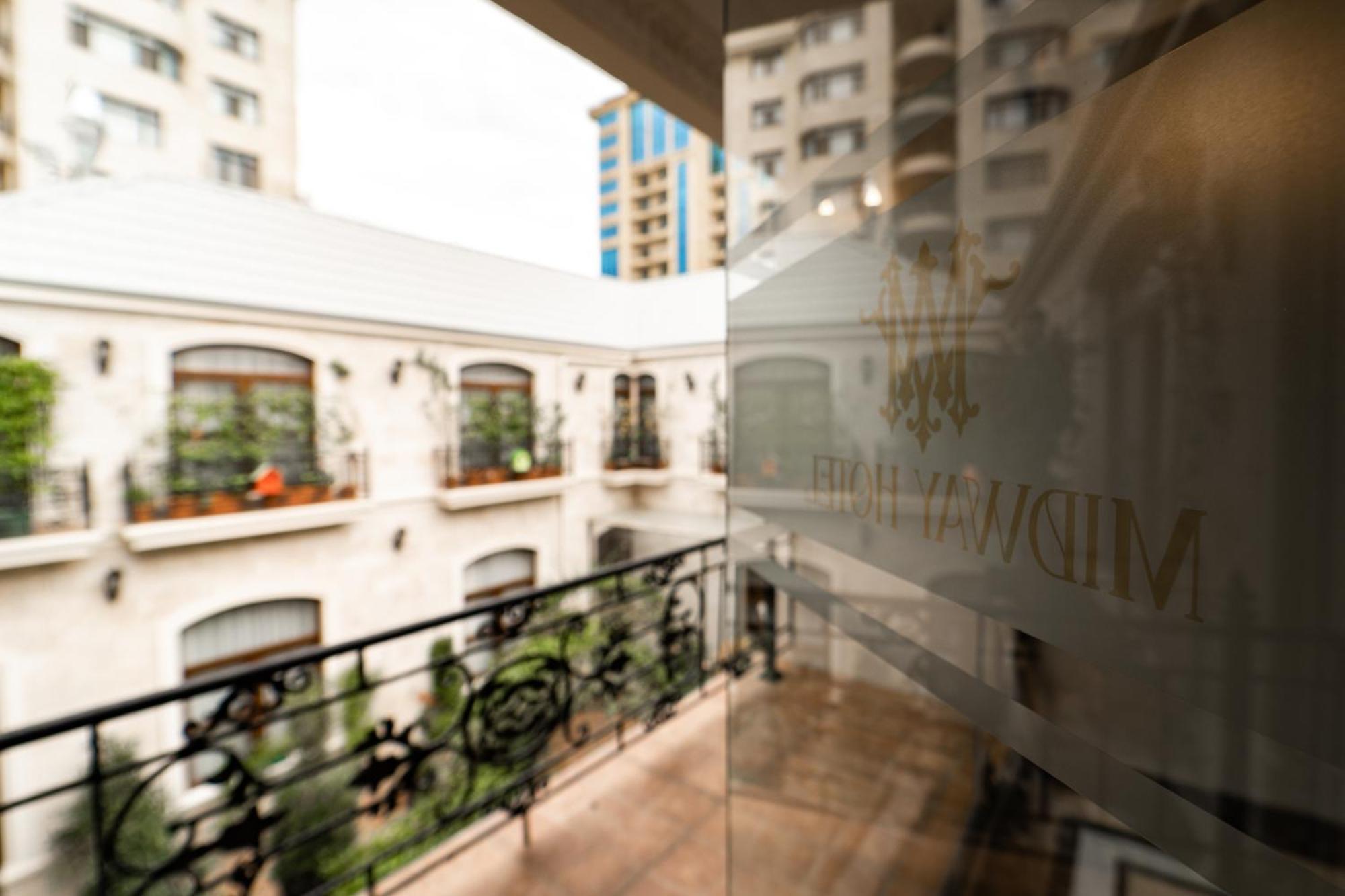 Midway Baku Hotel Exterior foto