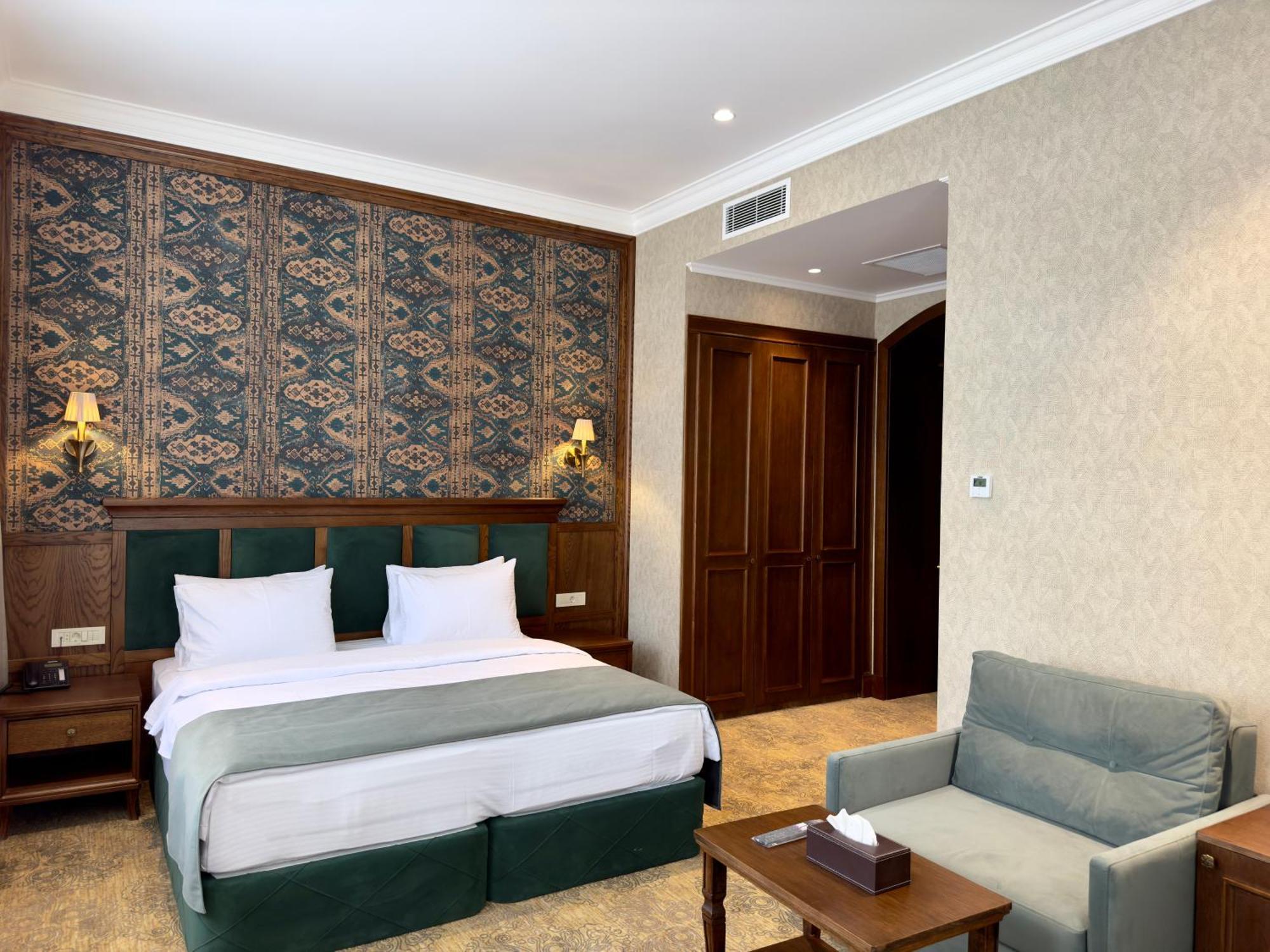 Midway Baku Hotel Exterior foto